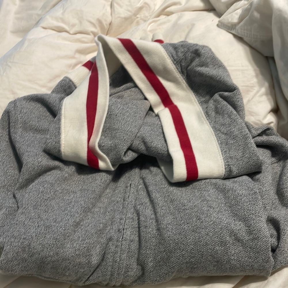 Roots zip up sweater